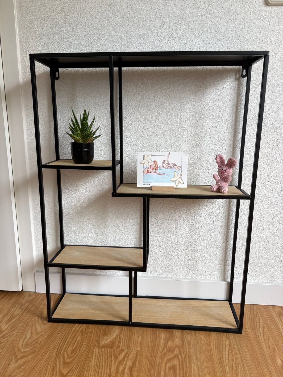 Stijlvol modern wandkastje, Zo goed als nieuw, Minder dan 150 cm, Minder dan 25 cm, Minder dan 100 cm