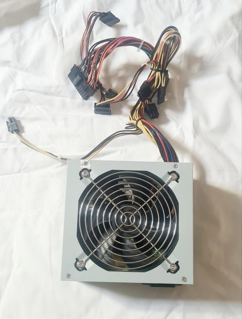 PC Voeding 450W - Model LPJ19-25E 3*SATA, Computers en Software, Interne voedingen, Ophalen of Verzenden