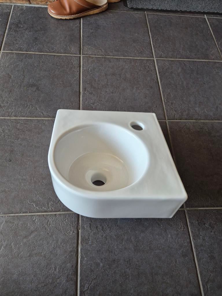 Hoek wasbak wc 32x32 cm, Ophalen