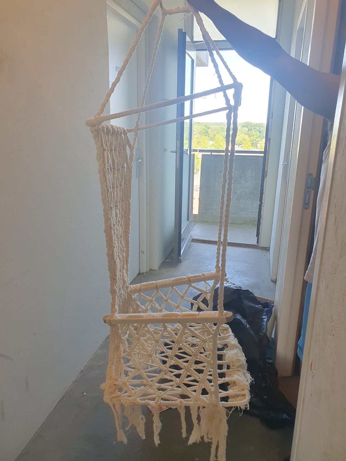 Macramé hangstoel - Handgemaakt en comfortabel, Huis en Inrichting, Stoelen, Wit, Ophalen of Verzenden, Zo goed als nieuw, Eén