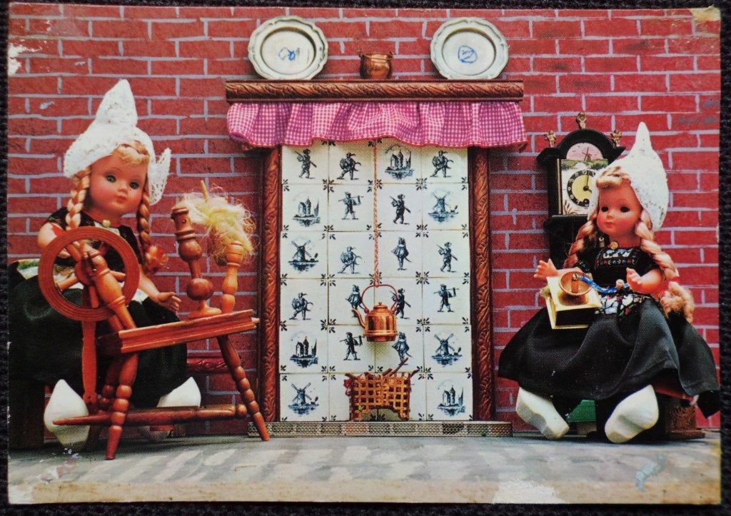 Dovina klederdracht poppen 6, Ophalen of Verzenden, 1960 tot 1980, Gelopen, Klederdracht