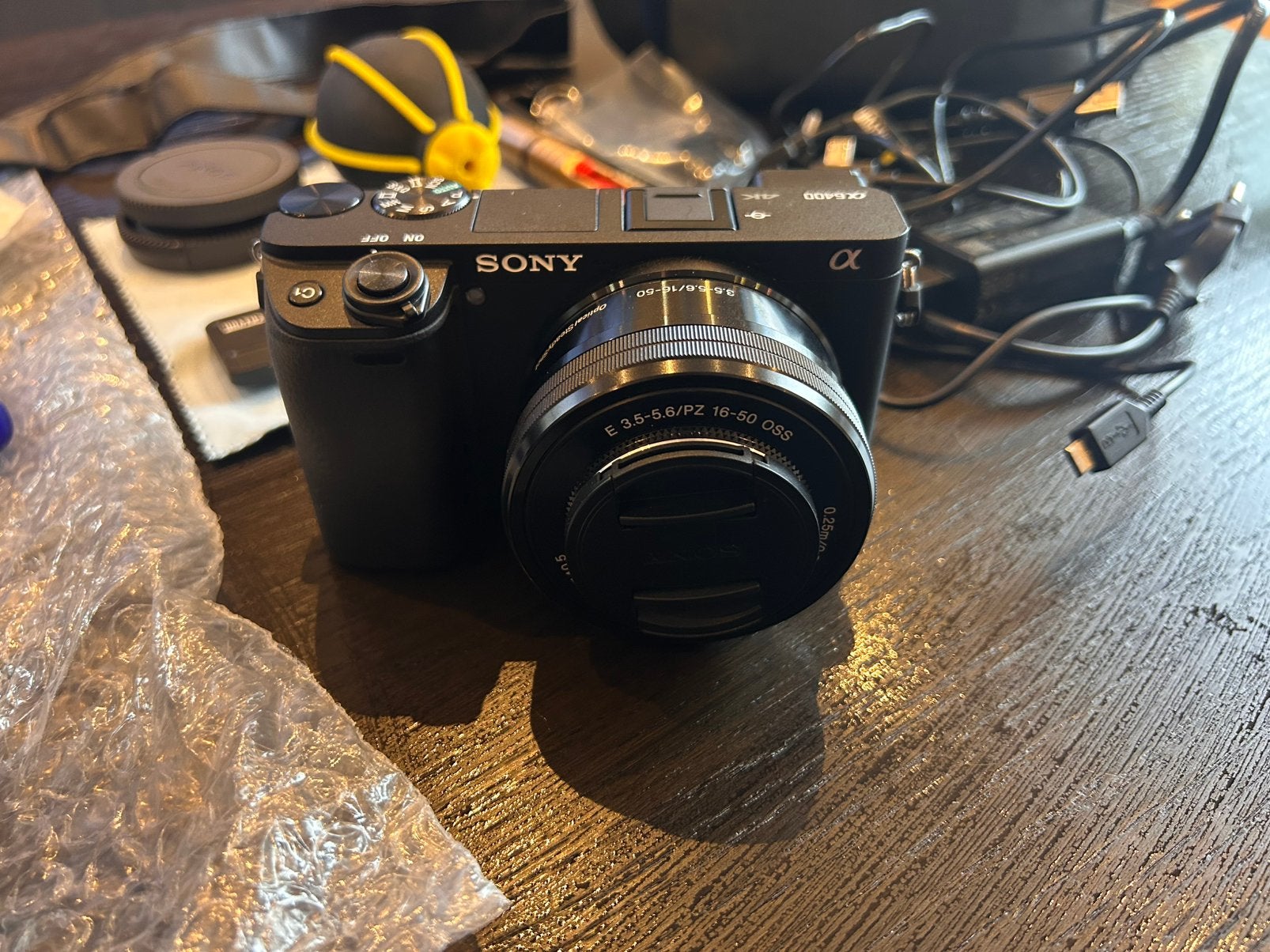Sony A6400M met toebehoren, Ophalen, Zo goed als nieuw, Sony, Geheugenkaart