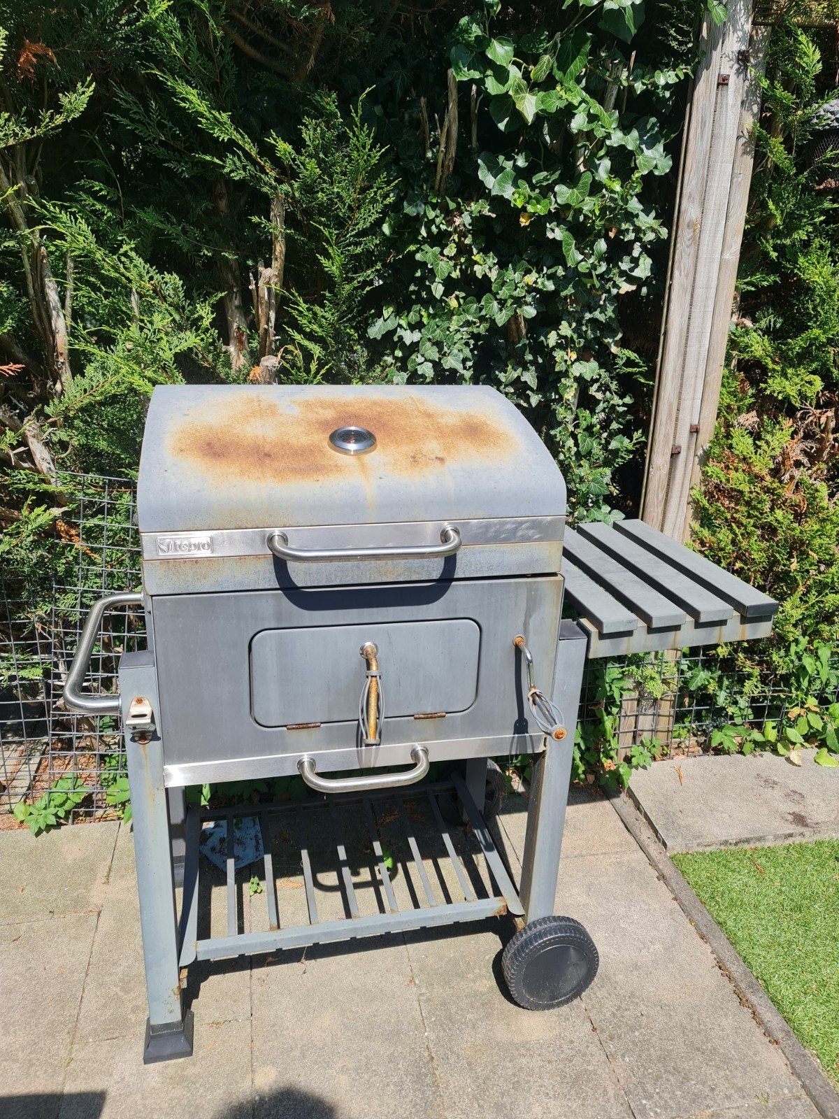 Gebruikte Barbecue met zijtafel en thermometer, Ophalen, Gebruikt, Tepro