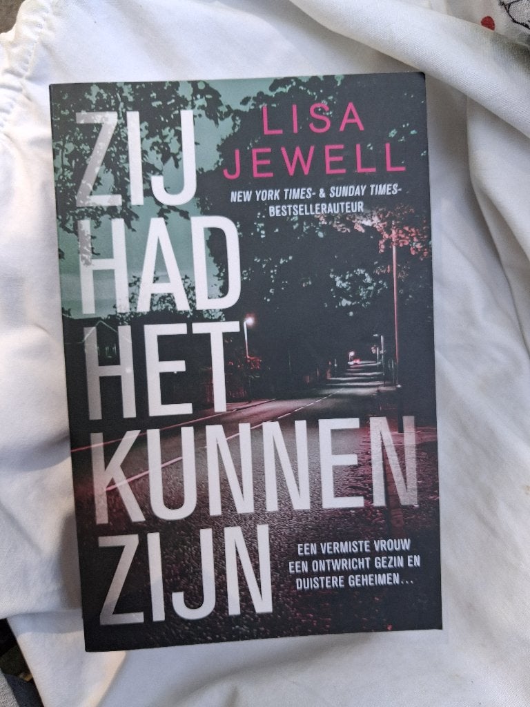 Lisa Jewel zij had het kunnen zijn, Ophalen of Verzenden, Zo goed als nieuw