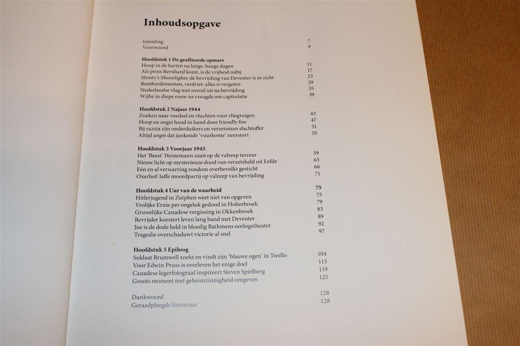 De Laatste Dagen — Bevrijding IJsselstreek '44-'45, Ophalen of Verzenden, Gelezen