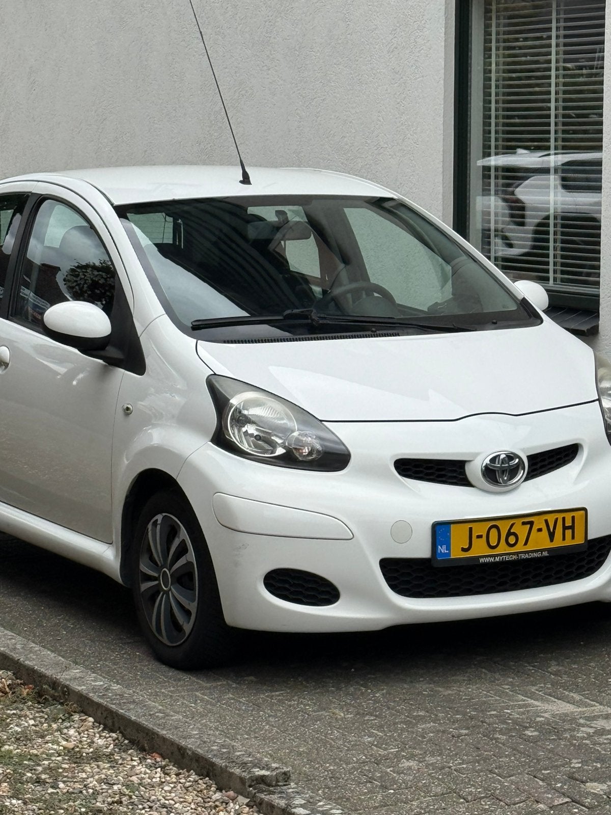 Toyota Aygo 1.0 12V Vvt-i 5DRS 2009 Wit, Auto's, Voorwielaandrijving, 4 stoelen, Handgeschakeld, Particulier