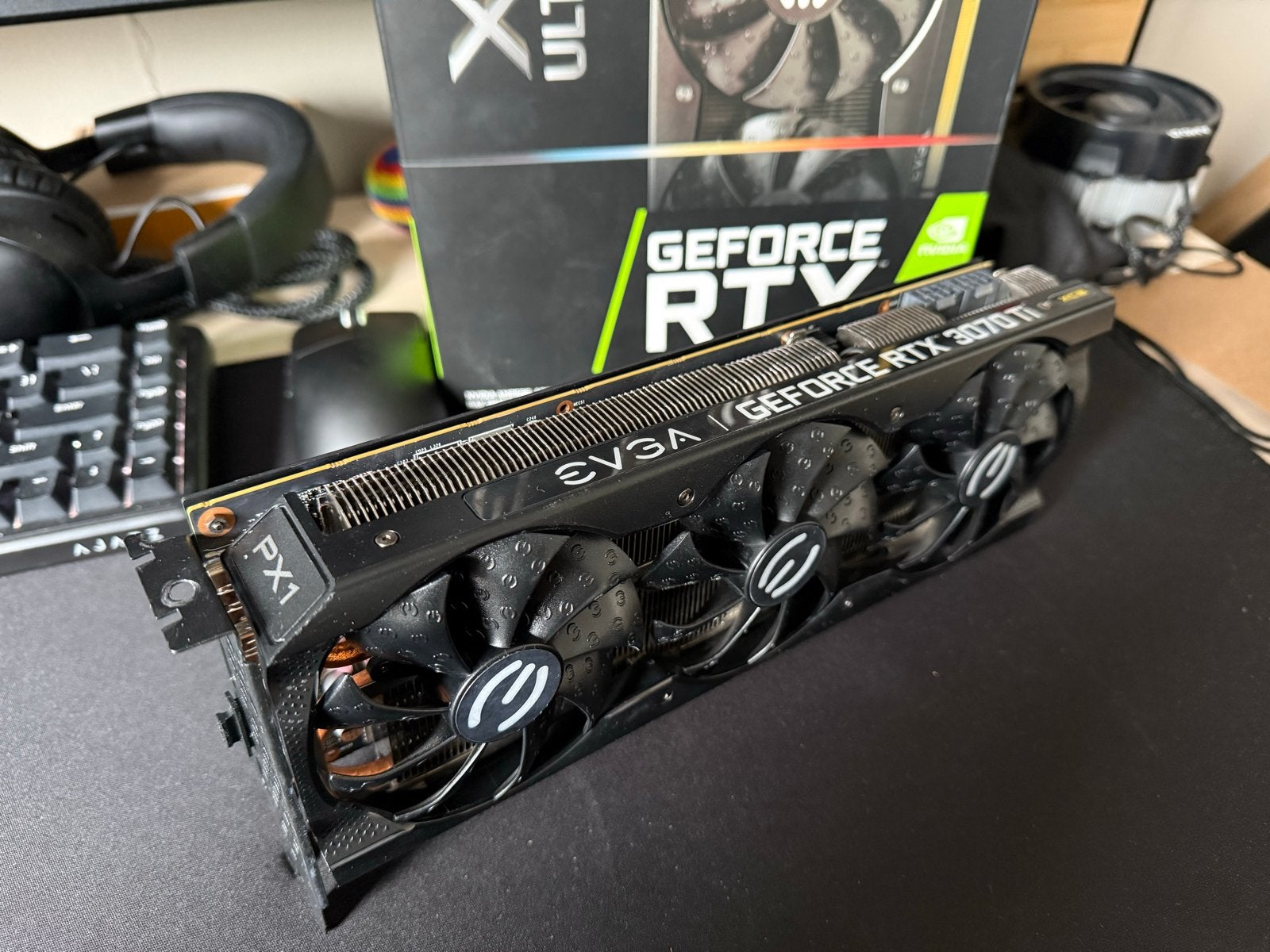 RTX 3070 Ti met verbeterde koeling (FTW fans, Honeywell pad), Computers en Software, Gebruikt, HDMI, GDDR6, PCI-Express 4