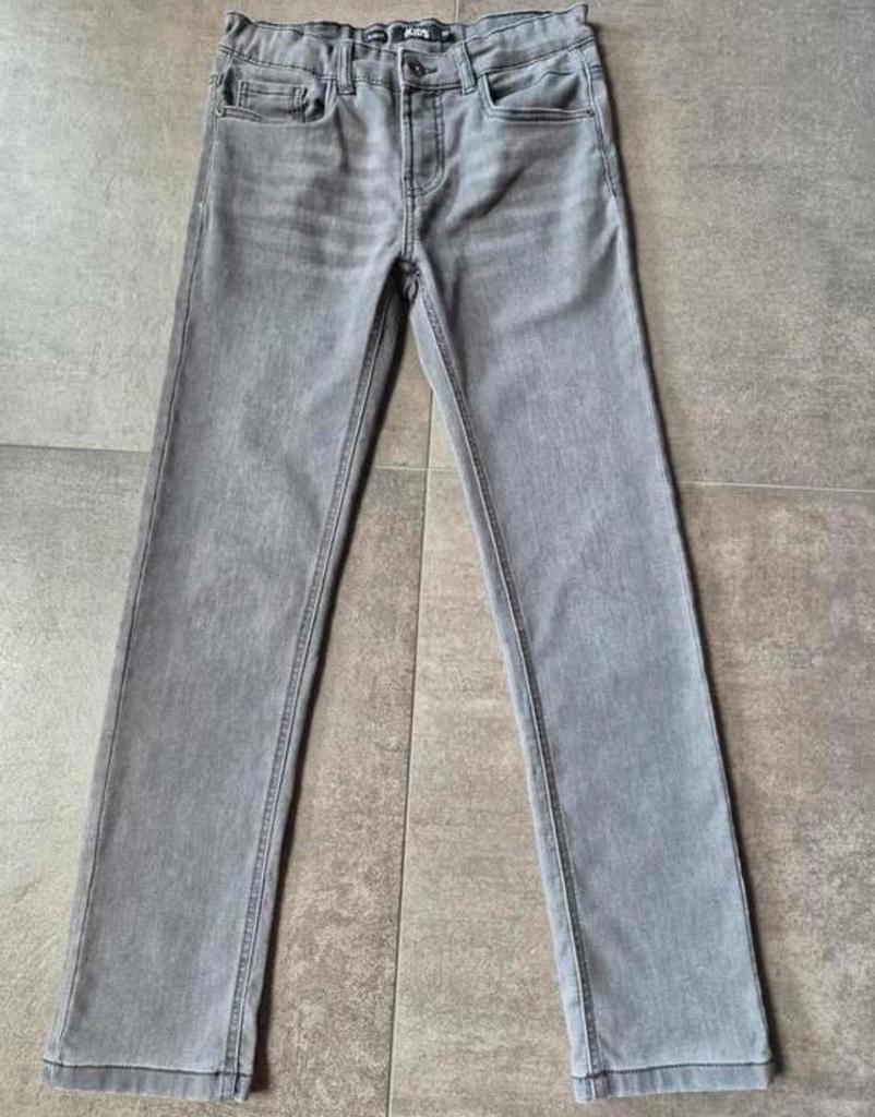 ZGAN mooie jeans maat 152 (slim fit), Kinderen en Baby's, Kinderkleding | Maat 152, Broek, Terstal, Ophalen of Verzenden, Zo goed als nieuw