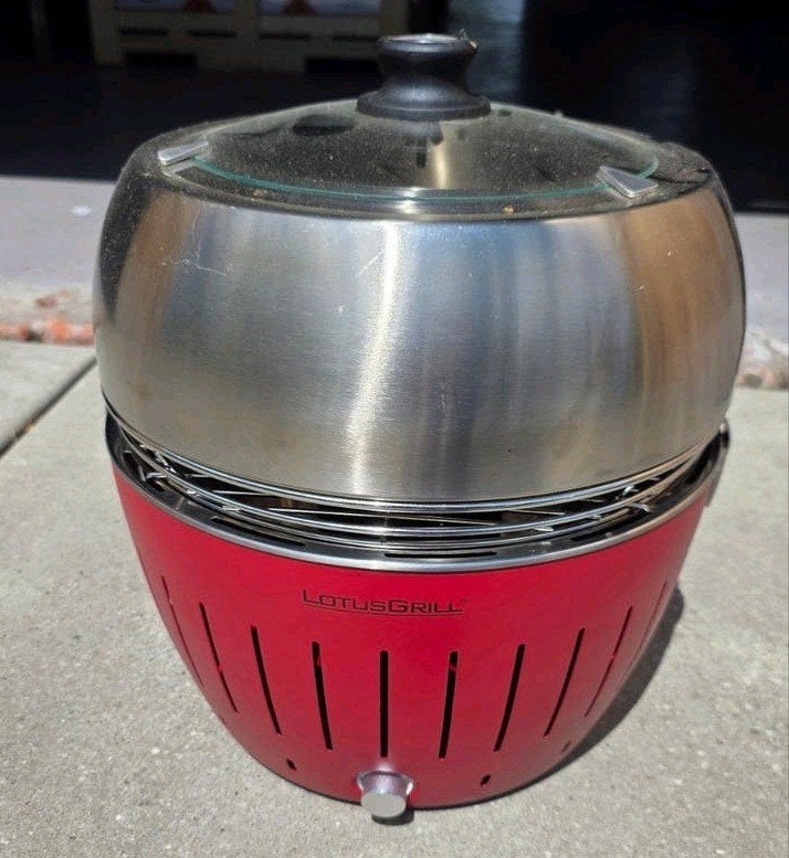 LotusGrill Classic BBQ + deksel, kolen en nieuwe fonduepan, Ophalen, Gebruikt, Lotus Grill, Met accessoires