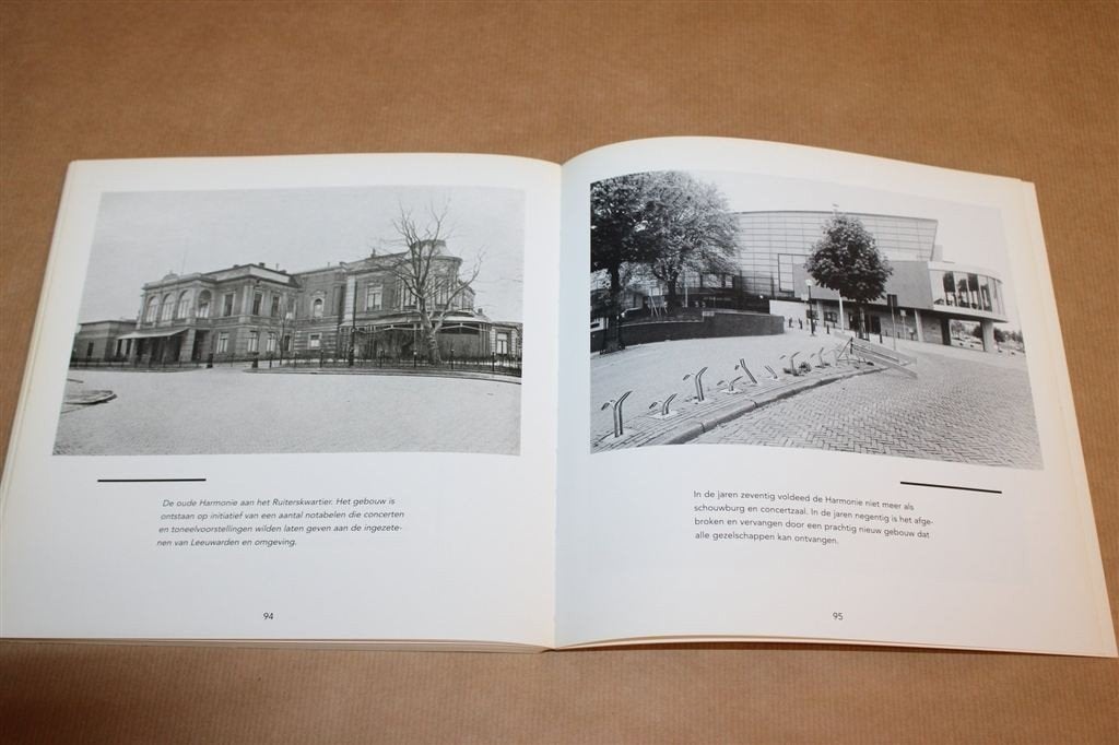 Leeuwarden in Contrast — Fotoboek Vroeger en Nu, Ophalen of Verzenden, Gelezen