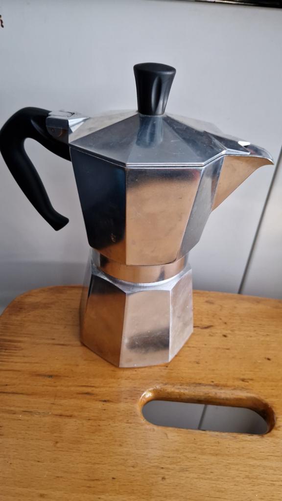 Bialetti moka pot 6 kops, Huis en Inrichting, Ophalen of Verzenden
