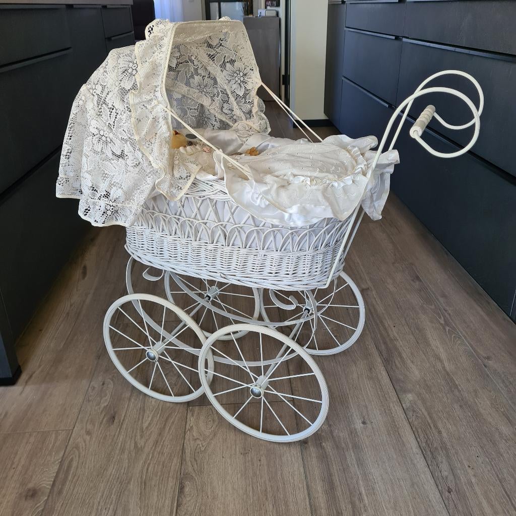 Vintage poppenwagen met antieke 50cm grote porseleinen pop, Ophalen