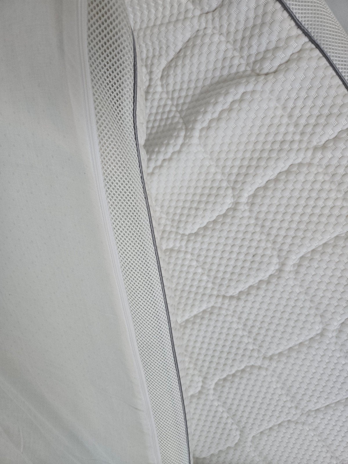 Foto 8 van Complete Boxspringset 180x210 met Nachtkastjes en Lampen