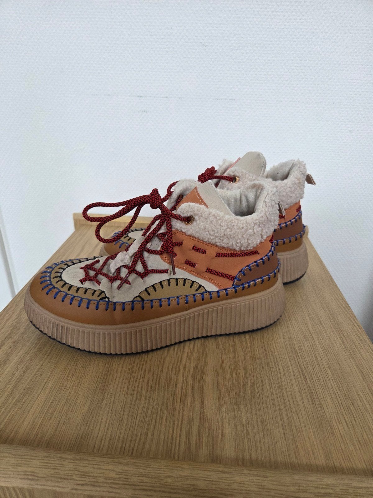 Dames schoenen, Kleding | Dames, Bruin, Ophalen of Verzenden, Sneakers of Gympen, Gedragen