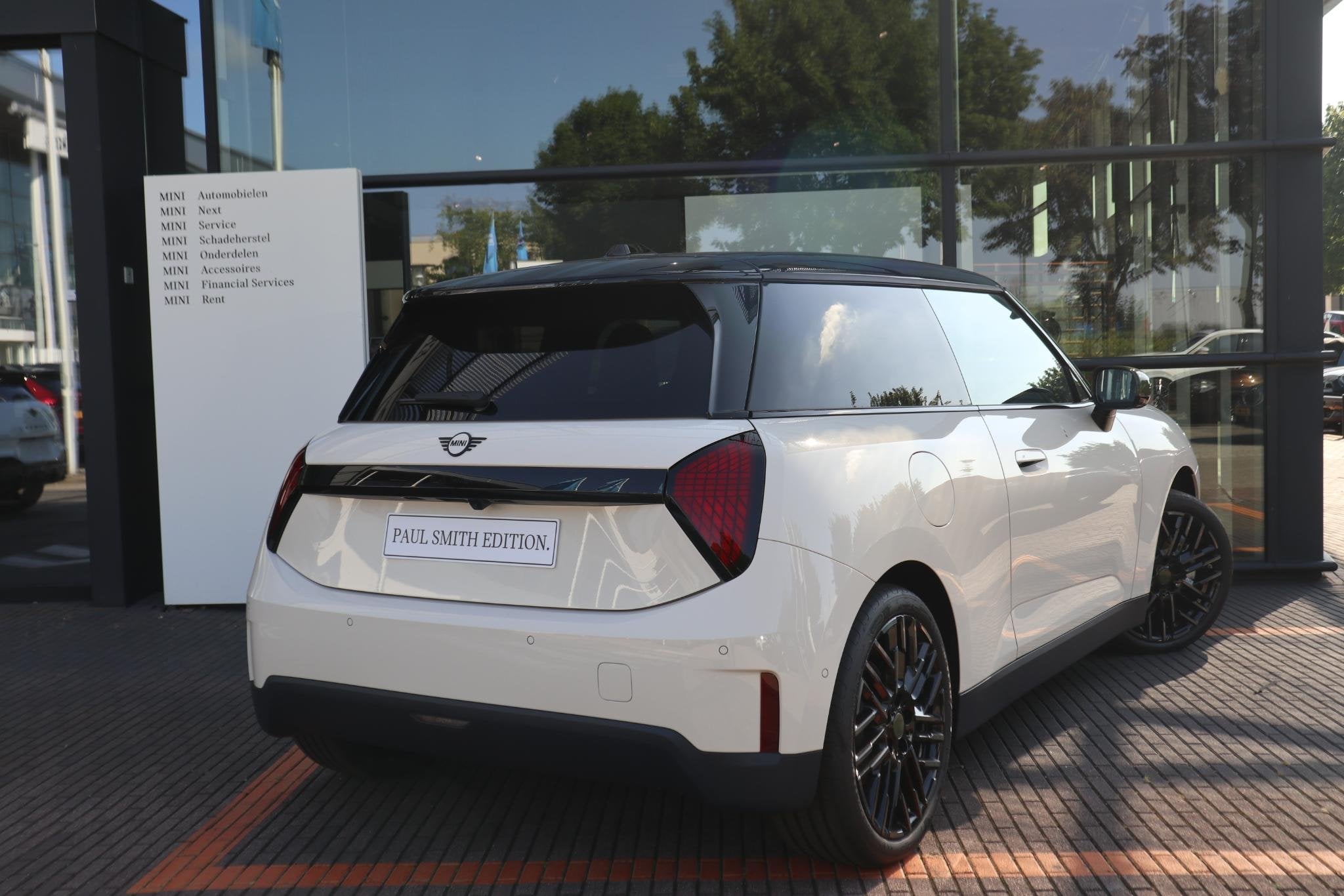 MINI 3-Deurs Cooper SE | Paul Smith + Pakket M, 4 stoelen, Leder en Stof, Mini Electric, 218 pk