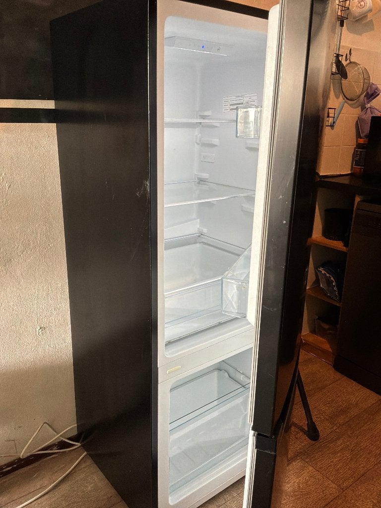 CHiQ Koel-vriescombinatie - Zwart, zo goed als nieuw, Ophalen, 200 liter of meer, Zo goed als nieuw, 140 tot 160 cm