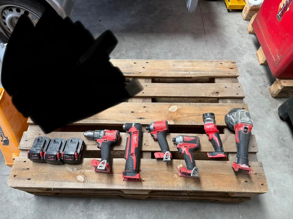 Partij milwaukee gereedschap, Doe-het-zelf en Verbouw, Gereedschap | Boormachines, Ophalen, Zo goed als nieuw, Boormachine
