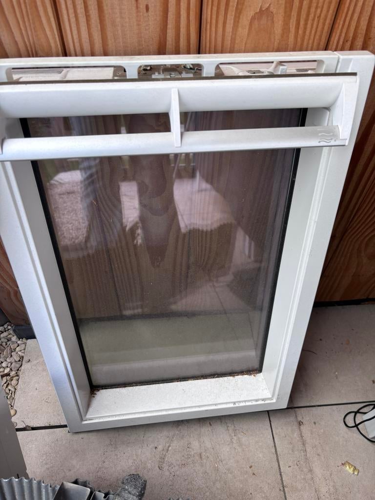 VELUX GGU CK02 kunststof dakraam 55x78, Ophalen, Zo goed als nieuw, Minder dan 80 cm, Dakraam