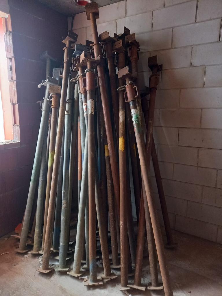 Gebruikte bouwstempels, Doe-het-zelf en Verbouw, Steigers, Ophalen, Gebruikt, Overige typen, 2 tot 5 meter