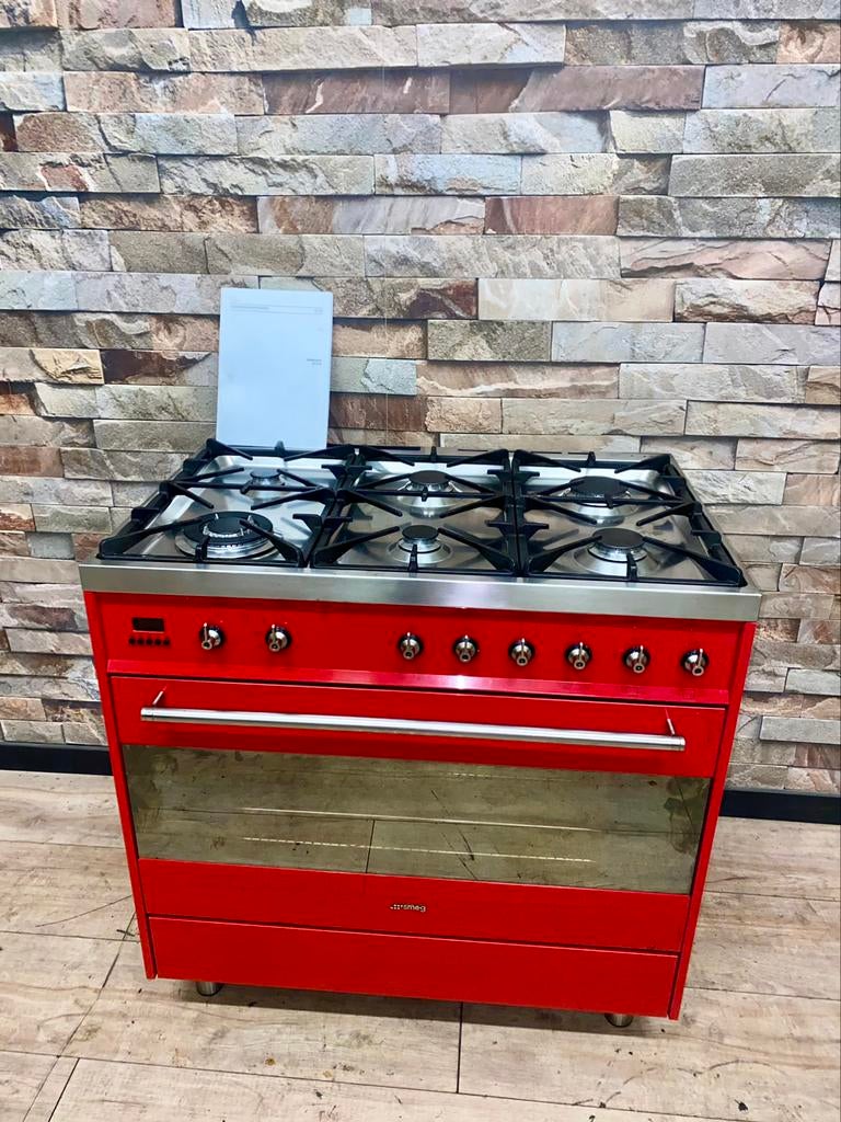 Luxe Ferrari rode Smeg Fornuis 6 pits 90 cm, Witgoed en Apparatuur, Fornuizen, 60 cm of meer, Fornello Esperta, Ophalen of Verzenden