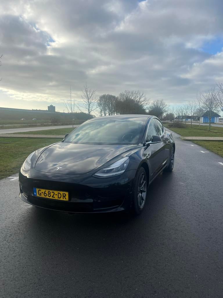 Tesla Model 3 2019 Zwart, Auto's, Tesla, Particulier, Model 3, Bluetooth, Climate control, Cruise Control, Dodehoekdetectie, Elektrische ramen