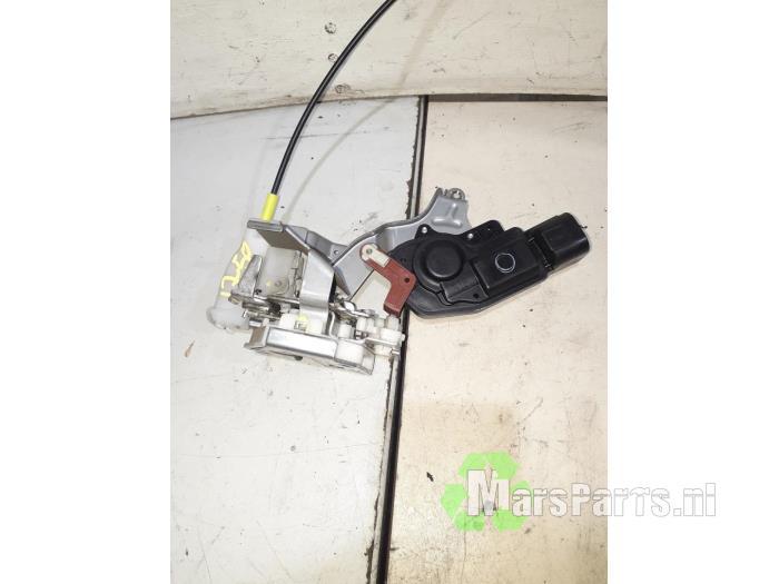 Deurslot Mechaniek 4Deurs rechts-achter van een Peugeot 107, Gebruikt, -, -, Ophalen of Verzenden