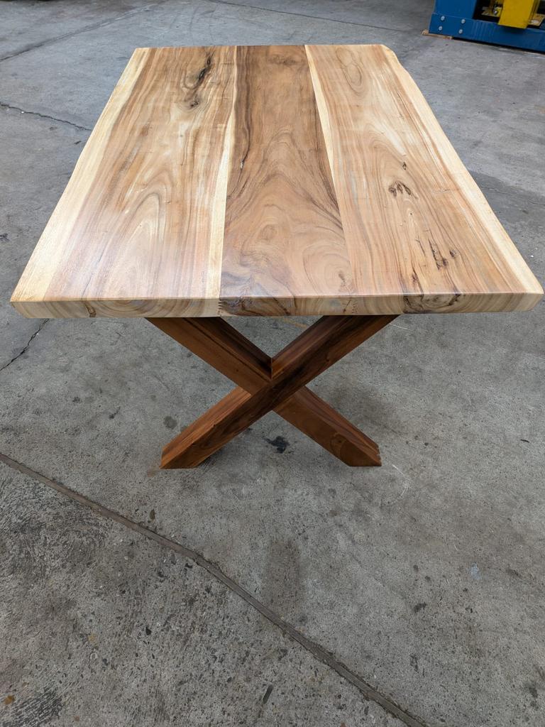Suar tafel - Nieuw, 100 tot 150 cm, Nieuw, Ophalen of Verzenden, Vijf personen of meer