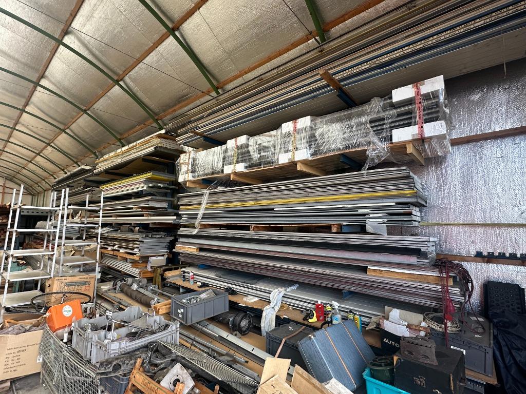 Industriedeuren, garagedeuren, sectionaaldeuren LEEGVERKOOP!, Doe-het-zelf en Verbouw, Deuren en Horren, Ophalen, 120 cm of meer