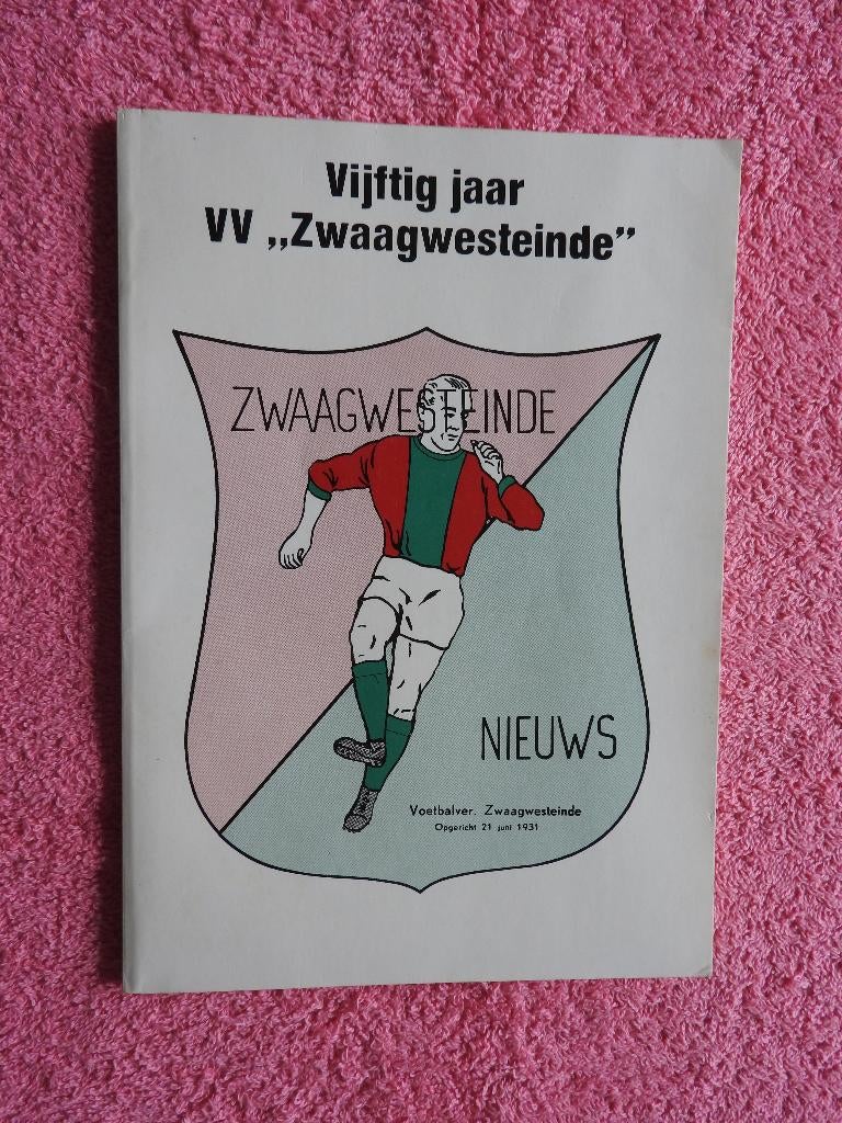 Vijftig jaar vv Zwaagwesteinde, Ophalen of Verzenden, Zo goed als nieuw