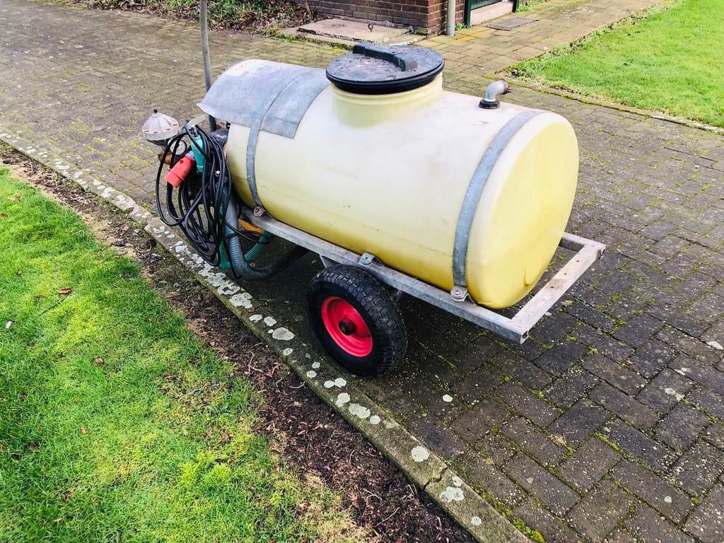 Douven spuit met electromotor, Zakelijke goederen, Ophalen of Verzenden