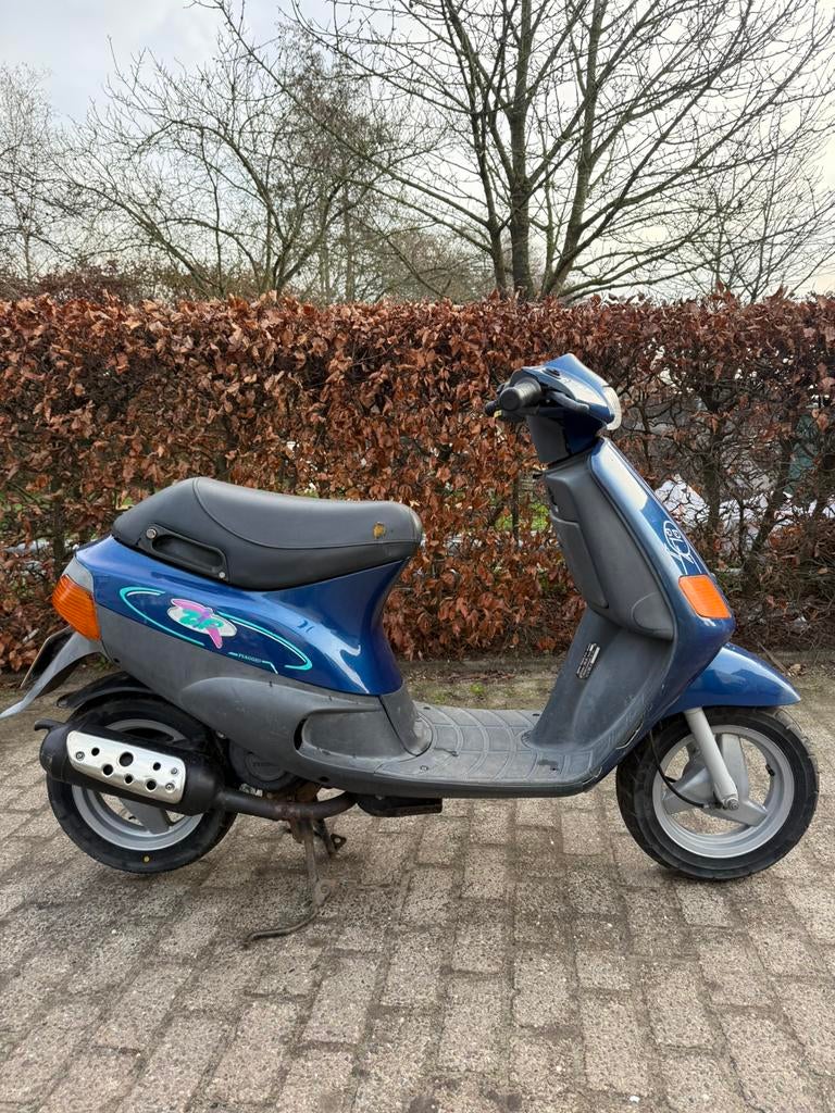 Piaggio zip type 1 Brom opknapper kappen netjes, Fietsen en Brommers, Scooters | Piaggio, Ophalen, Zo goed als nieuw, Tweetakt
