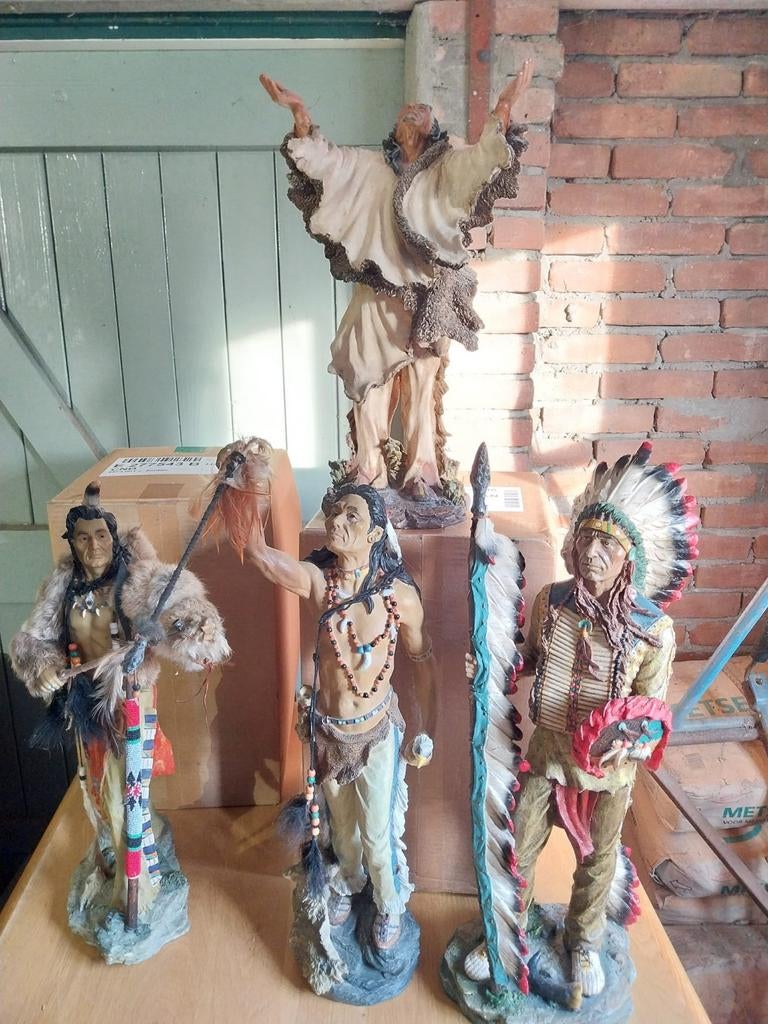 Collectie indianen Beelden, Ophalen