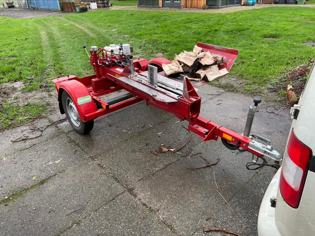 Te huur houtklover, Tuin en Terras, Kloofmachines, Ophalen of Verzenden, Nieuw, Benzine, Liggend