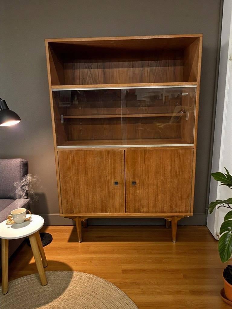 vintage houten vitrinekast / kast met etagere, Antiek en Kunst, Ophalen