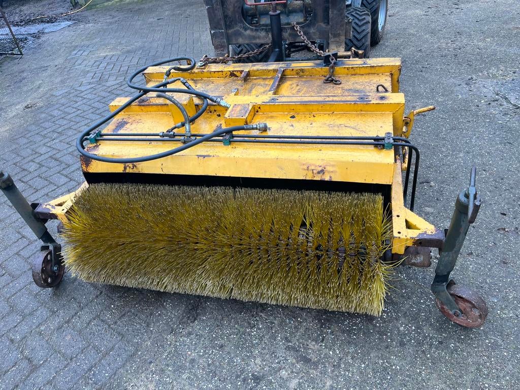 Rolbezem / veegmachine, Ophalen, Gebruikt
