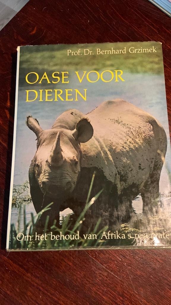 Oase voor dieren - Bernhard Grzimek, Ophalen of Verzenden, Natuur algemeen