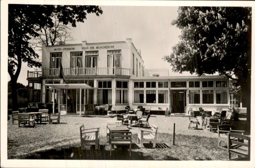 Nunspeet - Hotel-Pension Veld en Boschzicht - Terras, Ophalen of Verzenden, 1940 tot 1960, Gelopen, Gelderland