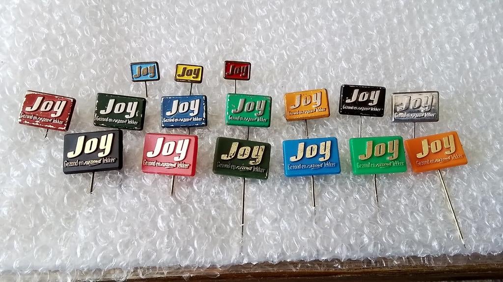 16 verschillende speldjes joy frisdranken, Ophalen of Verzenden, Zo goed als nieuw, Overige onderwerpen