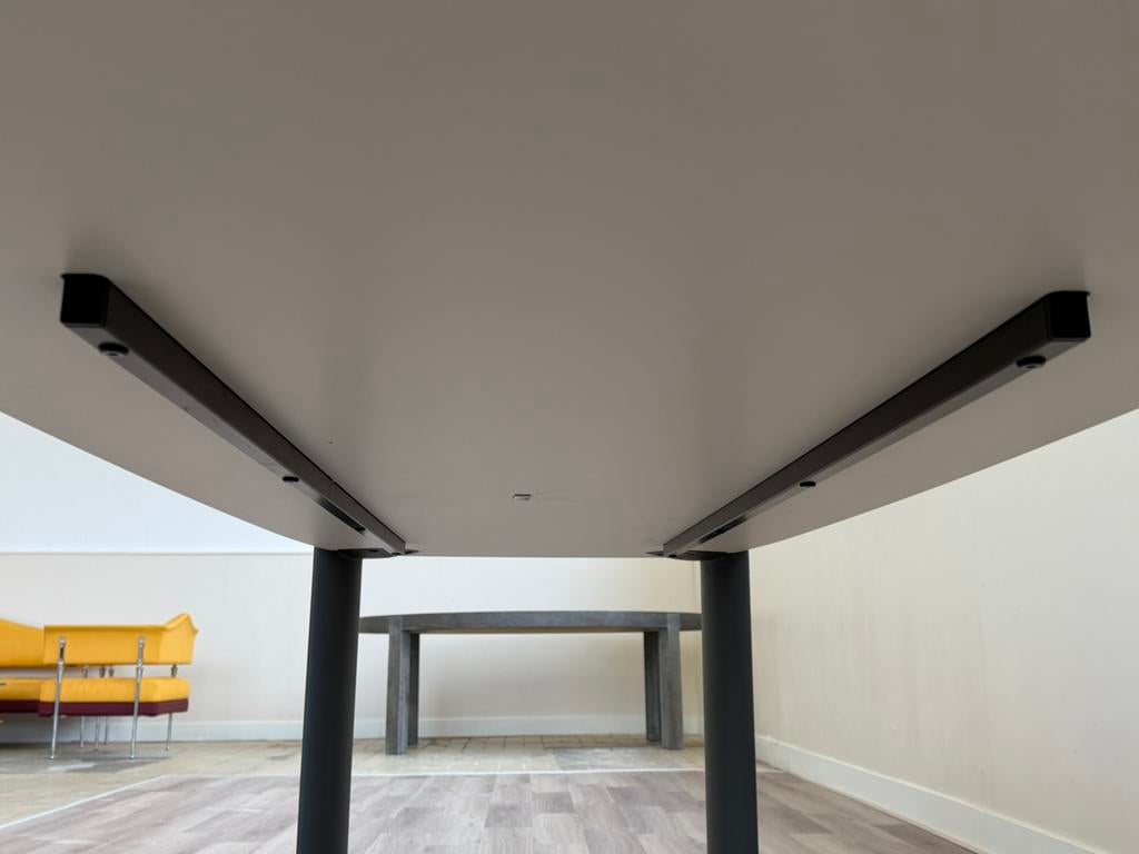 Leolux Tico eettafel NIEUW, Ophalen, 50 tot 100 cm, Rechthoekig, Nieuw