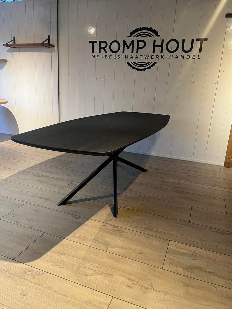 Deens ovaal eiken eettafel. 8 tot 10 personen, Huis en Inrichting, Tafels | Eettafels, Ophalen, 100 tot 150 cm, Tromphout, Vijf personen of meer