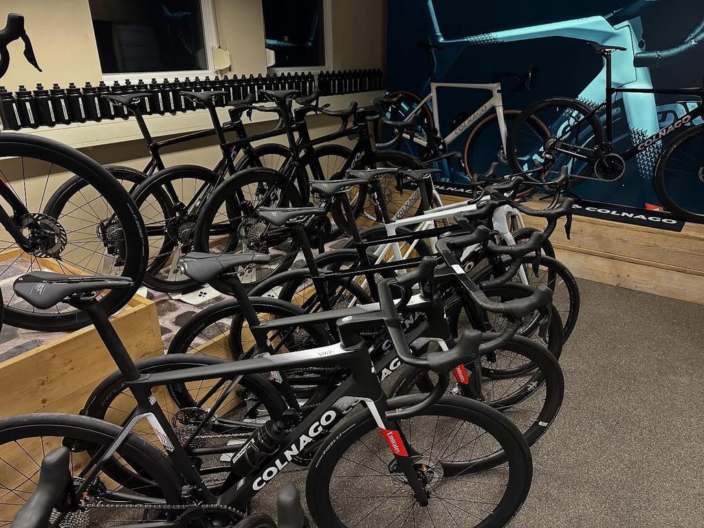 Opruiming .!!COLNAGO V4Rs — Het wapen van de WorldTour, Carbon, Nieuw, Meer dan 20 versnellingen, Ophalen
