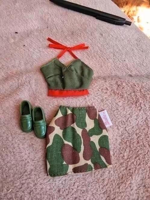 barbie kleding setje camouflage vintage, Ophalen of Verzenden, Nieuw, Kleertjes