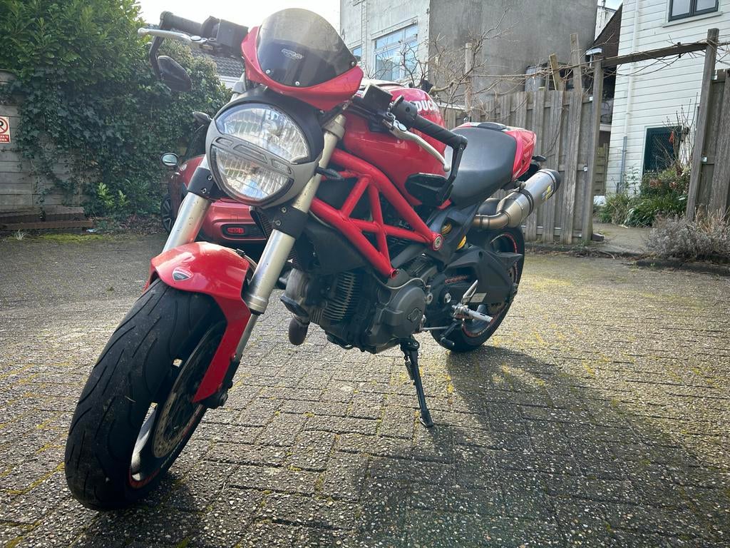 Ducati Monster 696 (2011), 2 cilinders, Particulier, Meer dan 35 kW, Minimaal motorrijbewijs A2