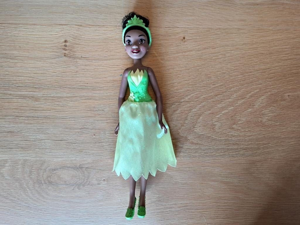 Disney Prinses Tiana Barbie met tiara, Ophalen of Verzenden, Zo goed als nieuw, Barbie