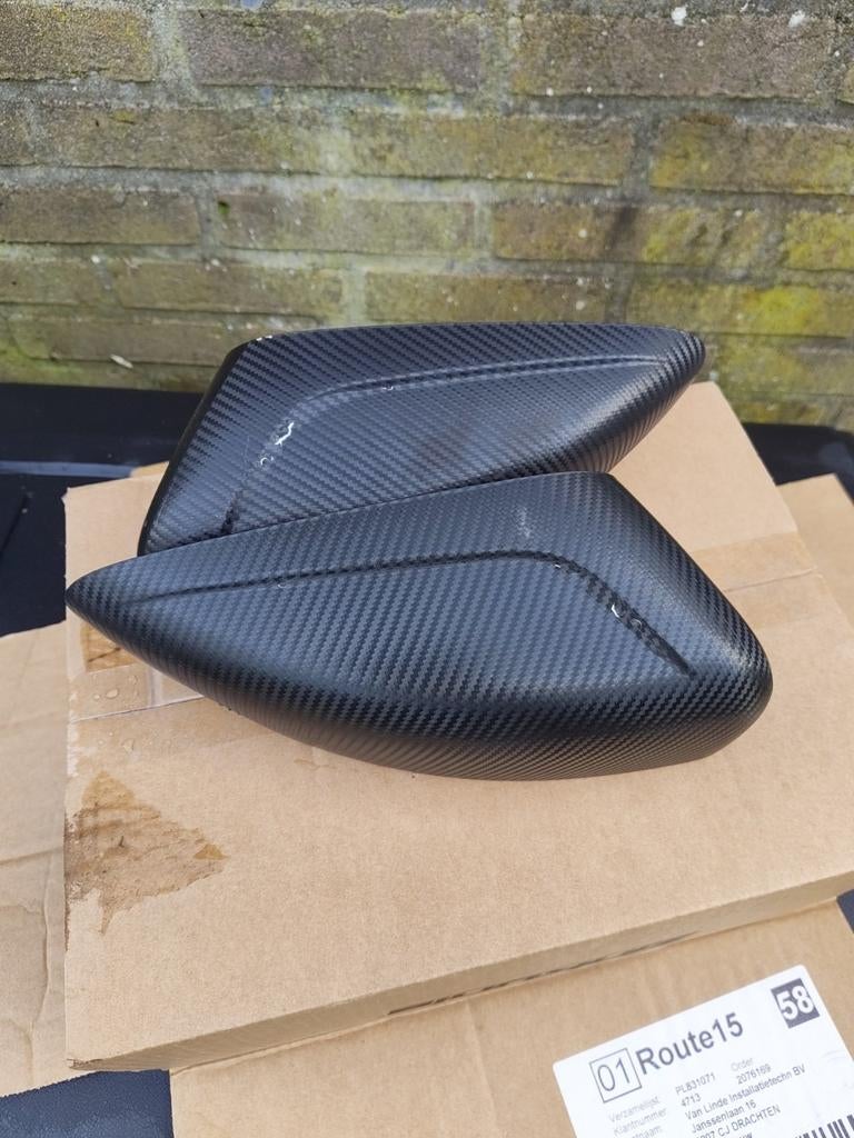 Volvo R Design spiegelkappen, carbon gewrapt, Ophalen of Verzenden, Gebruikt, Volvo