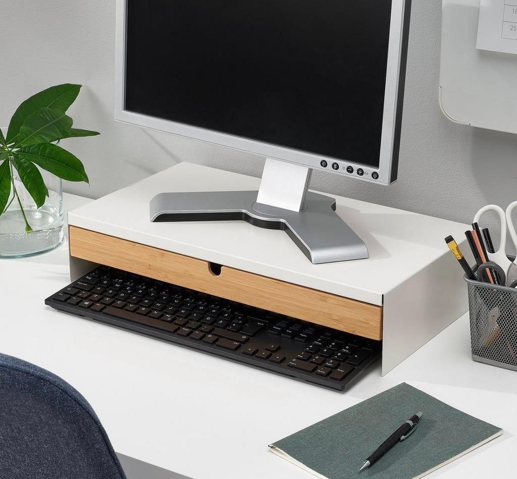 Te Koop Monitorstandaard Met Lade Wit Ikea, Diversen, Bureau-accessoires, Ophalen, Zo goed als nieuw