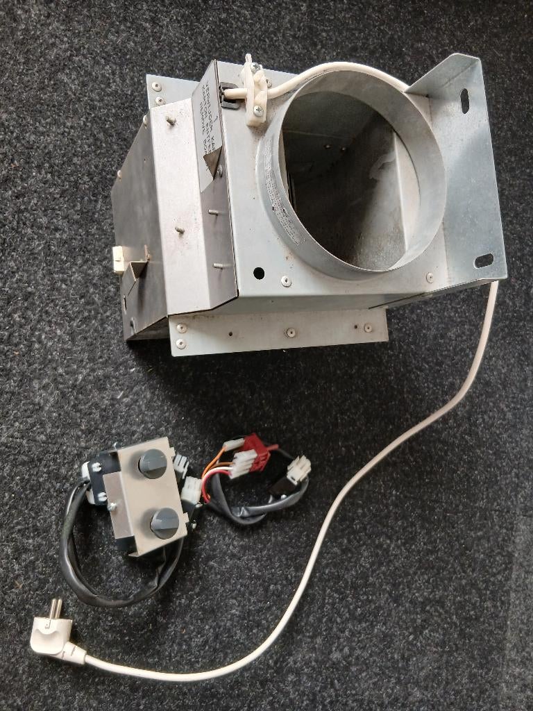 Afzuig-unit van Atag afzuigkap, Ophalen, Gebruikt, Wandschouwkap, Inbouw