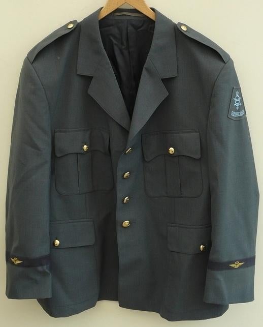 Uniform DT, (Jas&Broek), Tropen, maat: 56¼, KLu, 2003.(Nr.1), Verzamelen, Militaria | Algemeen, Ophalen of Verzenden, Luchtmacht