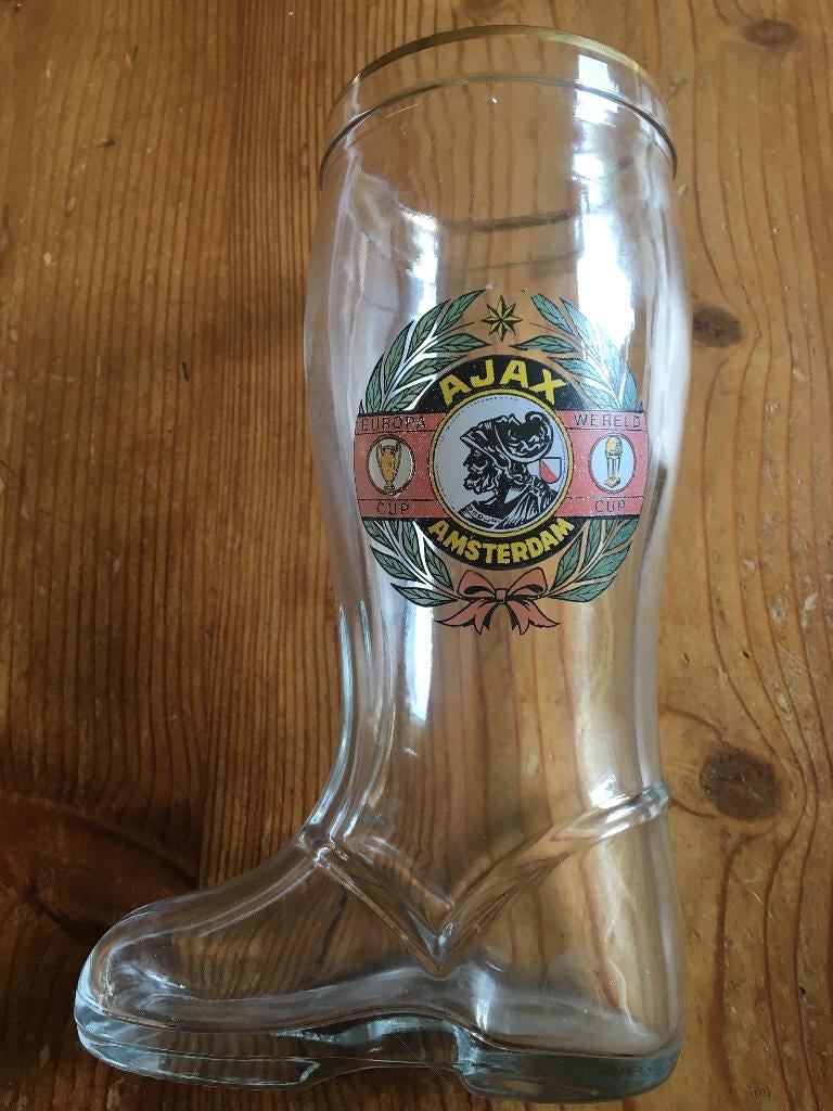 Verzamelen-Zeer oud en zwaar Bierglas ( Laars ) Ajax-, Verzamelen, Glas en Borrelglaasjes, Zo goed als nieuw, Bierglas, Ophalen of Verzenden