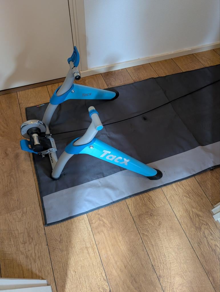 Tacx Satori Fietstrainer - Perfect voor Zwift, Sport en Fitness, Wielrennen, Ophalen, Zo goed als nieuw, Overige typen